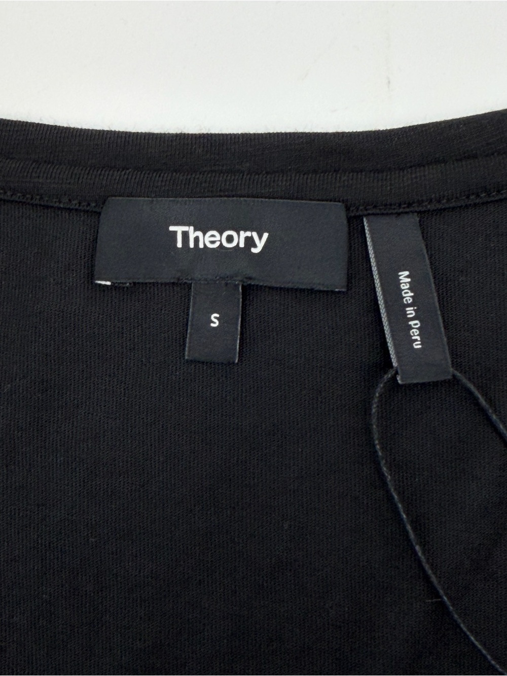 Theory Dayne B Atmos Light Modal Blend V-Neck Tee Black Size Small NWT - Picture 5 of 10